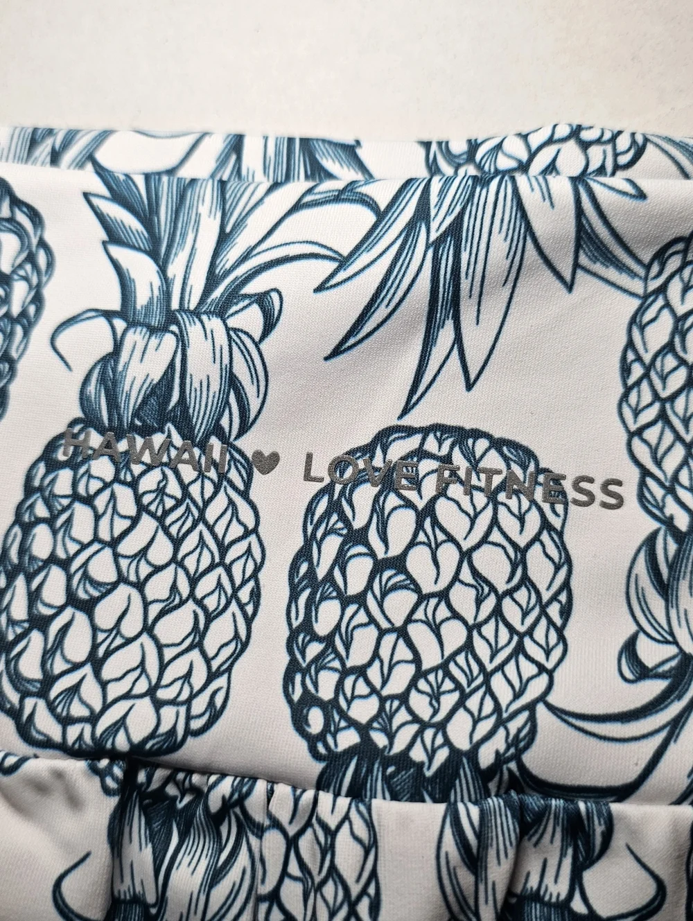Love Fitness Pineapple Shorts L Athletic Gym Beach White Blue Lined Hawaii - Picture 7 of 10